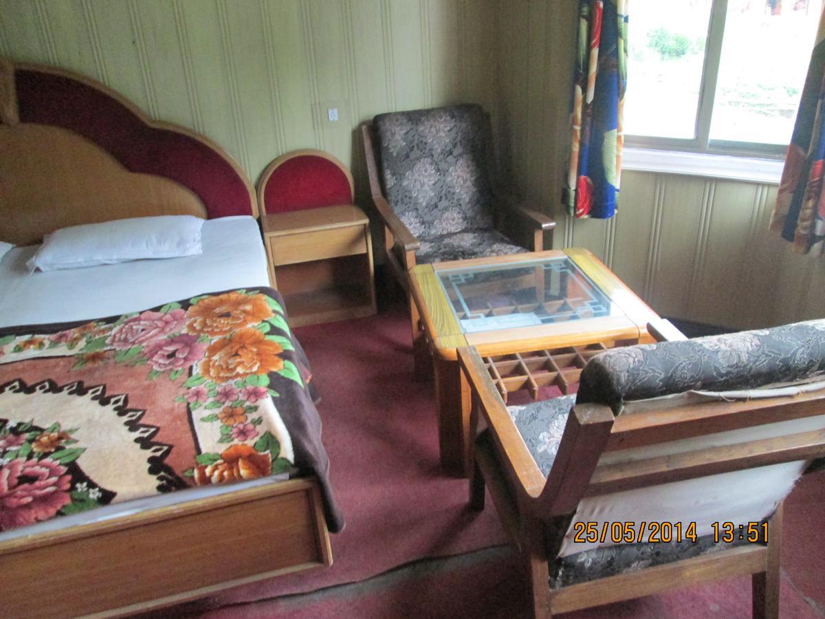 Buin Pandey Lodge חדר תמונה